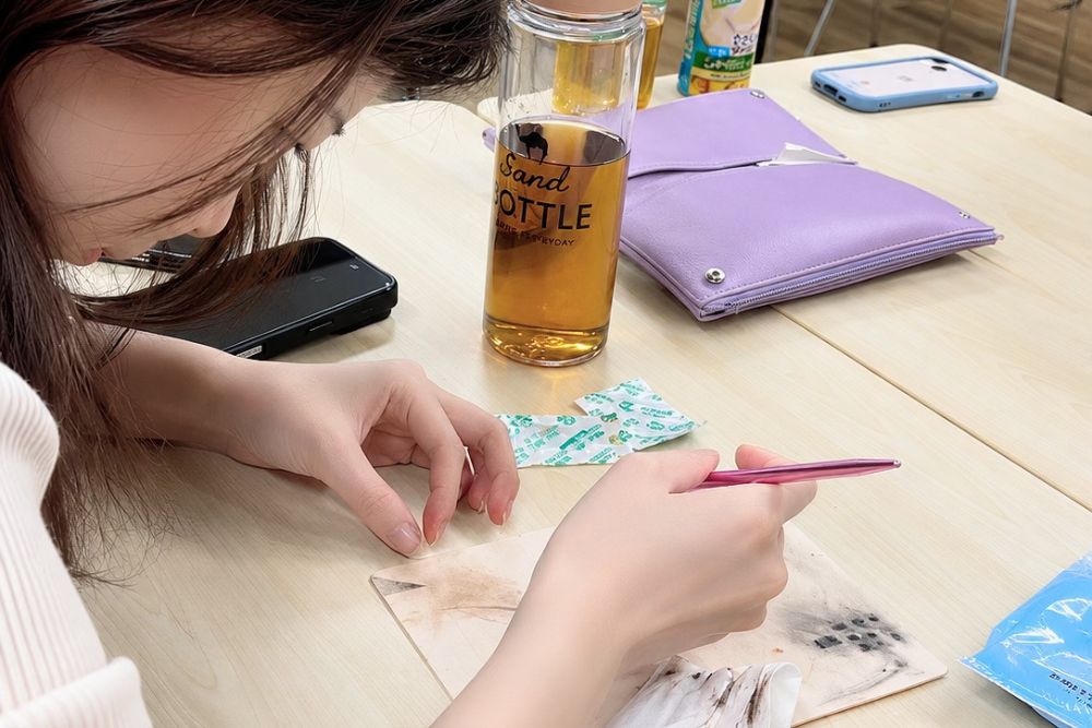 座学に通う女性